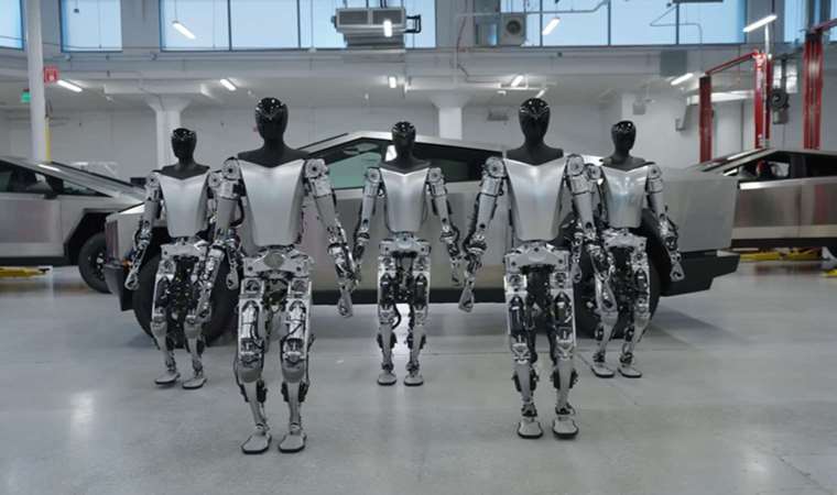 Tesla Fabrikasında Robot Mühendise Saldırdı